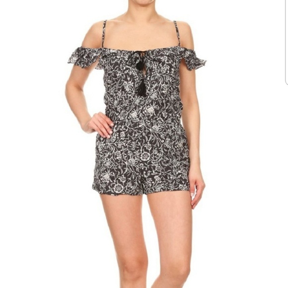 Women's cold shoulder romper - Picture 6 of 6